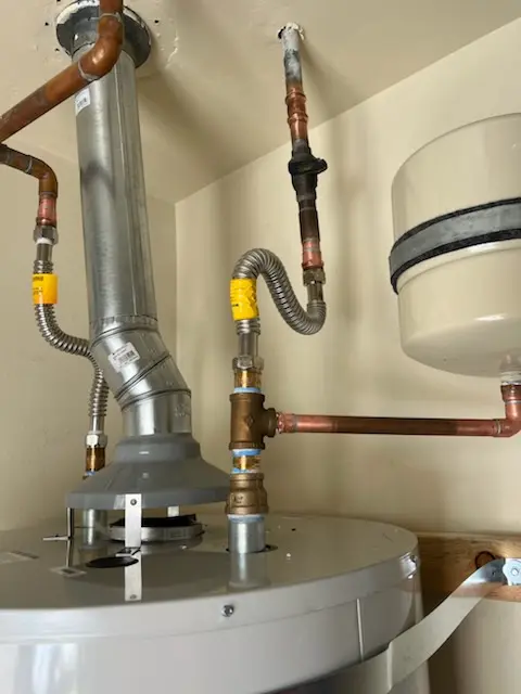Water heater installation and plumbing repair in Lincoln Shire Square